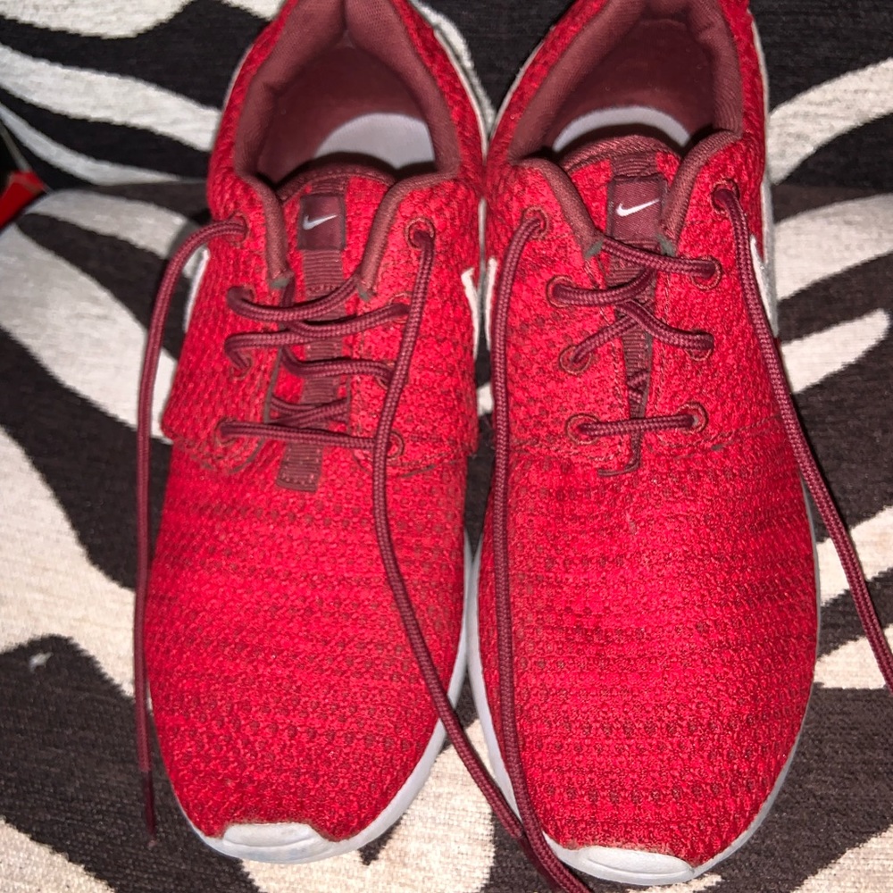 Nike Roshe One Varsity Red